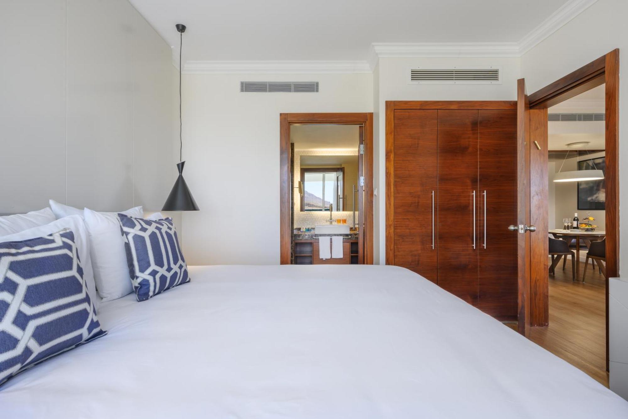 Nevo By Isrotel Collection Ein Bokek Dış mekan fotoğraf A bedroom at the hotel
